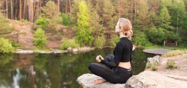 Membangun Suasana Positif Lewat Keheningan